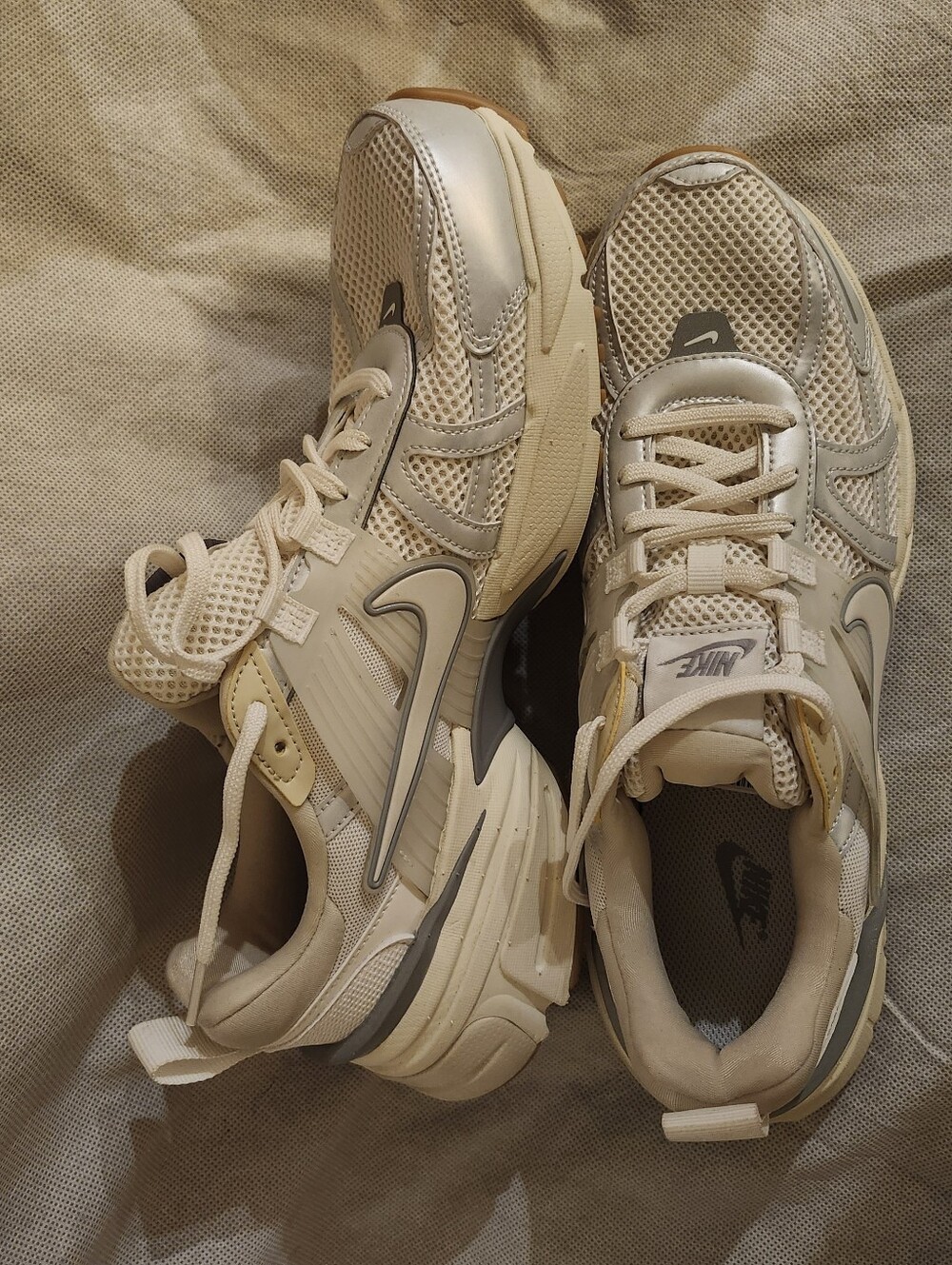 Nike V2K Run Women's Shoes with Reflective Accents Sz 11